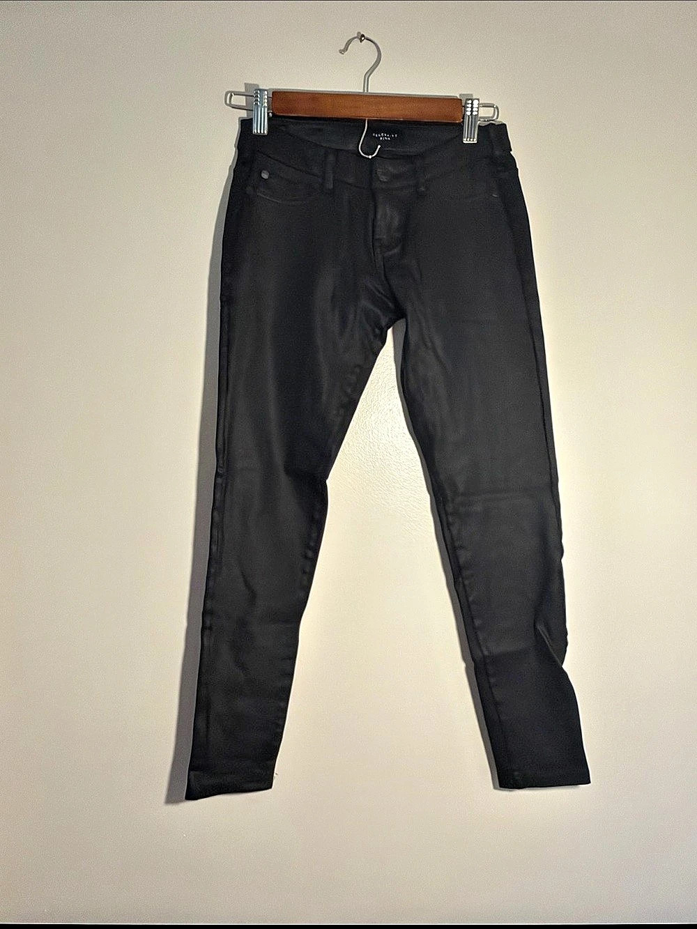 Celebrity Pink Coated Skinny Pants Black Size 0/24